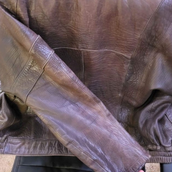 Remy Authentic Vintage Italian leather jacket - Picture 6 of 11